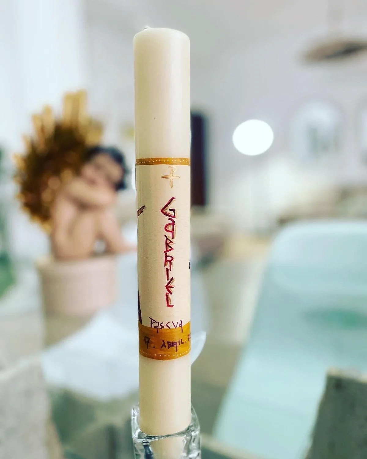 Vela de bautizo pintada al detalle, a todo color, referencia BZ-D-12